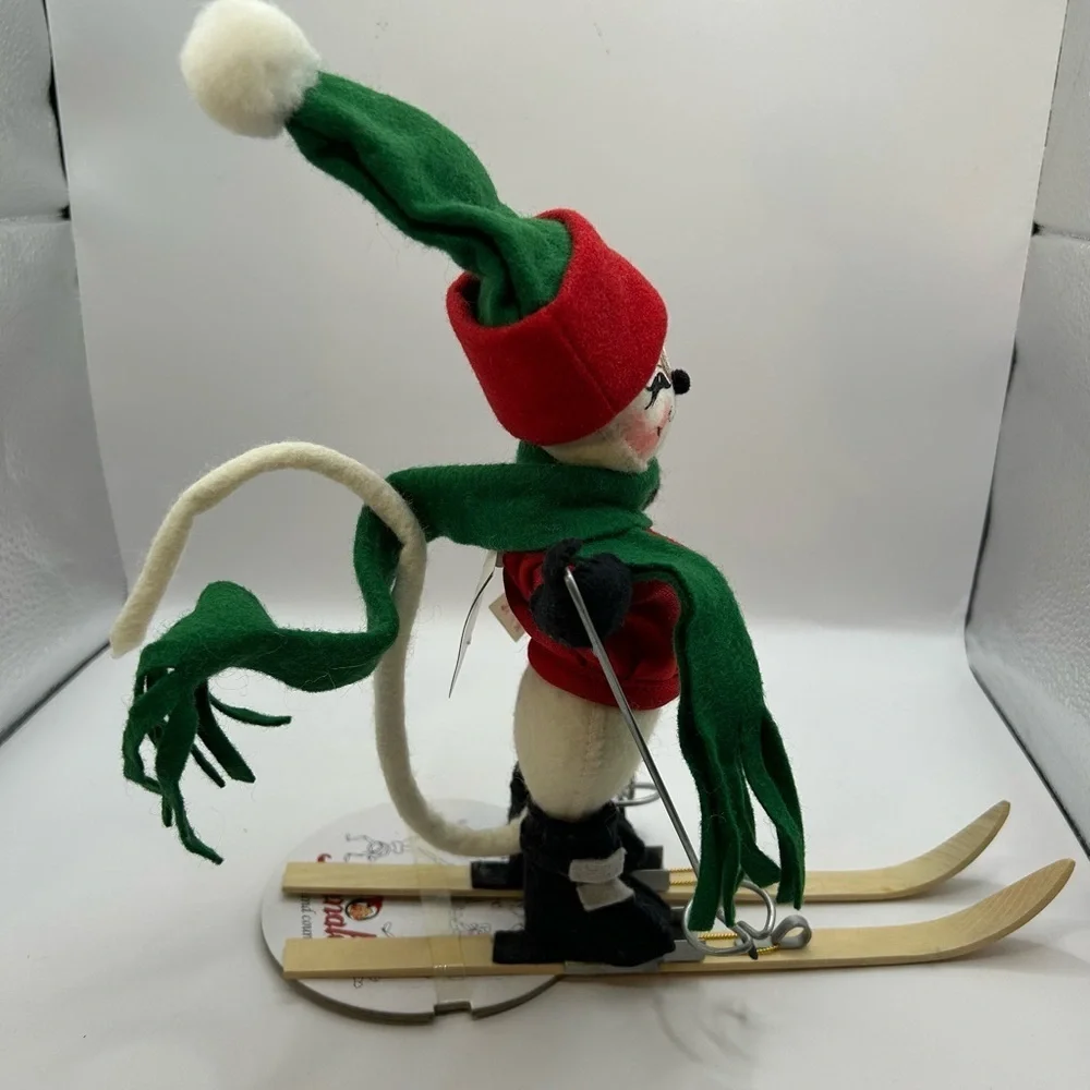 Skiing Christmas Mouse 2002